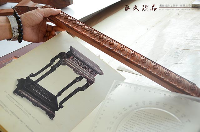 雕刻好的半成品,區氏臻品還會定位抽查與原款比對,看有些哪些不足,以便隨時調整